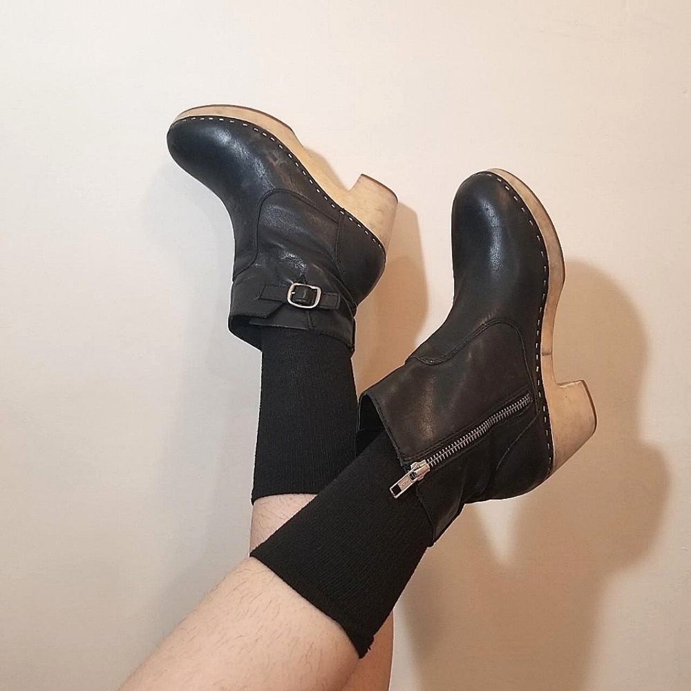 STEVE MADDEN OLAAF Ankle Booties